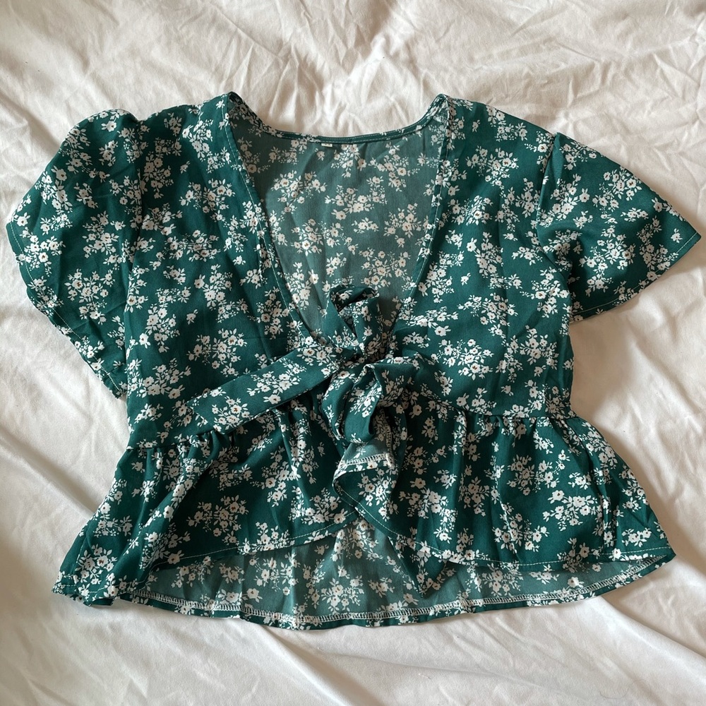 Tie front floral crop top🔵